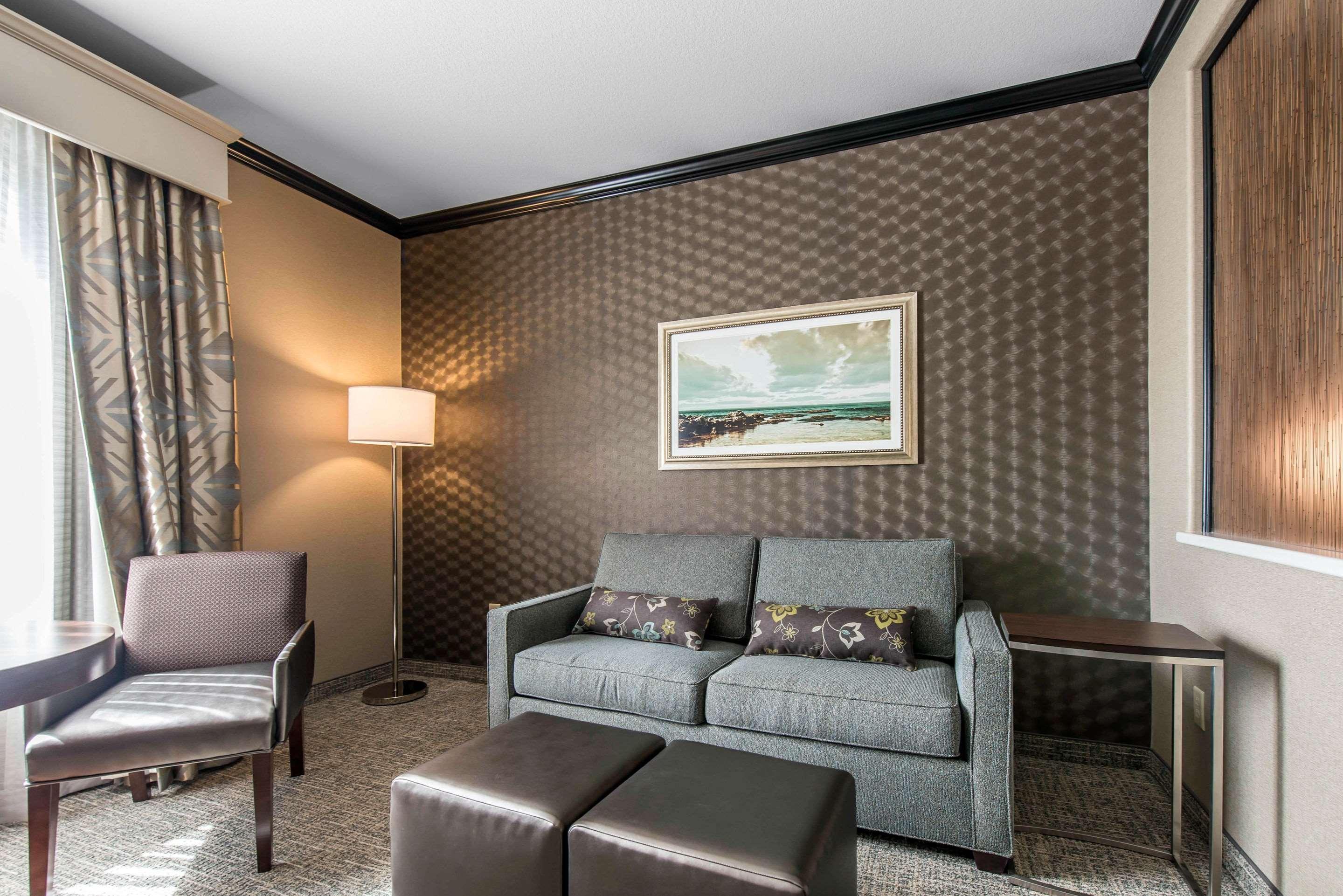 The Heritage Inn & Suites, Ascend Hotel Collection Гарден-Сити Экстерьер фото