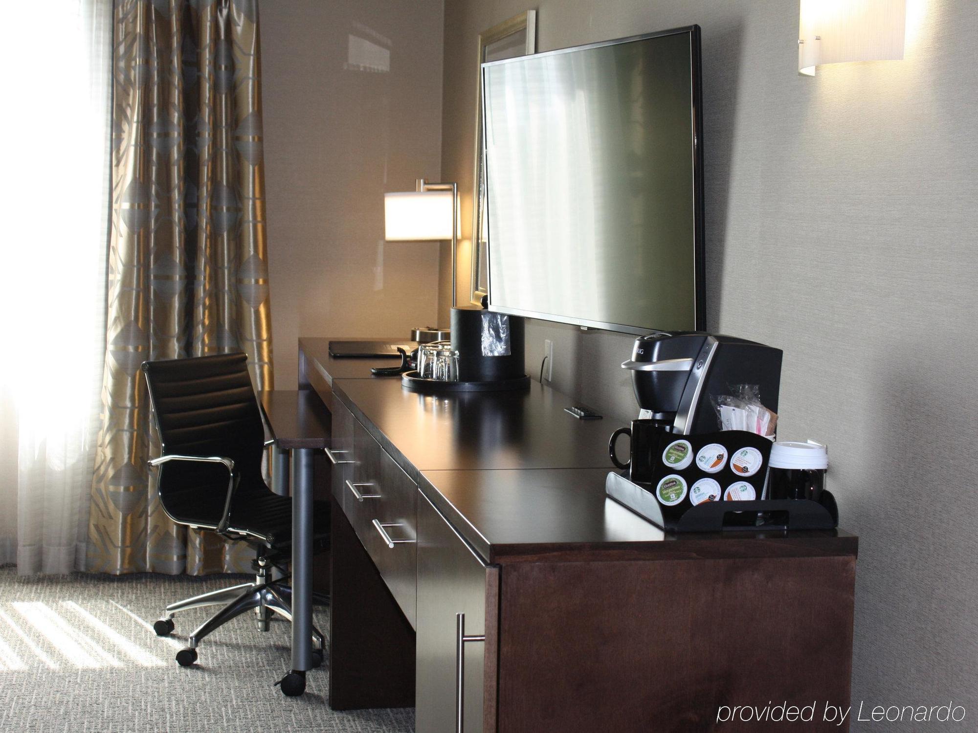 The Heritage Inn & Suites, Ascend Hotel Collection Гарден-Сити Экстерьер фото