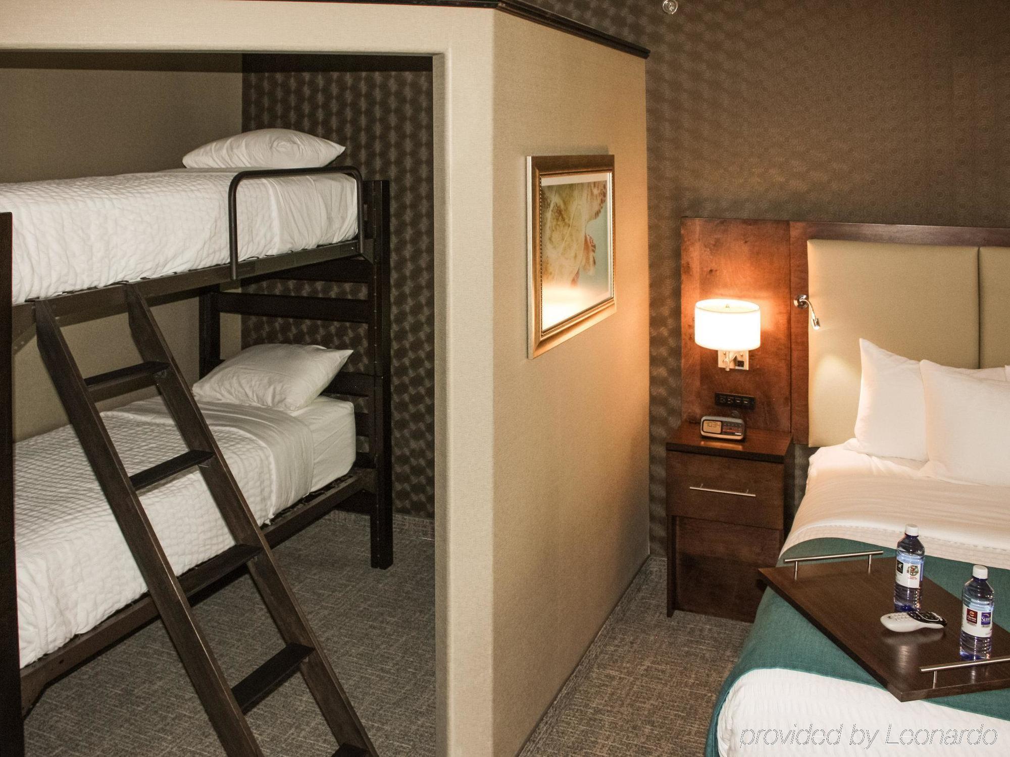 The Heritage Inn & Suites, Ascend Hotel Collection Гарден-Сити Экстерьер фото